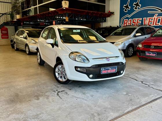 FIAT PUNTO 1.4 ATTRACTIVE 8V FLEX 4P MANUAL